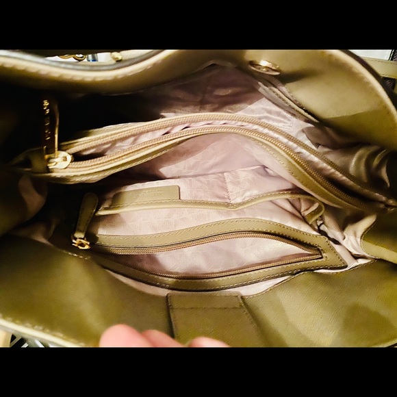 MK tote - Picture 5 of 6